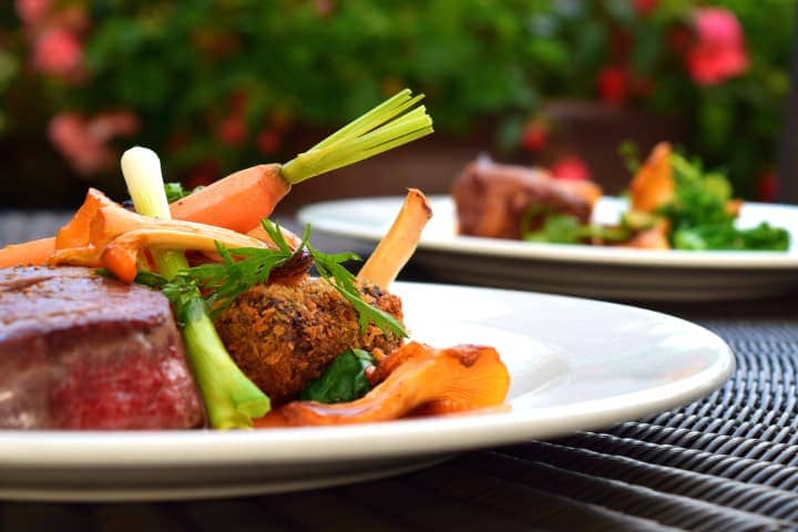 rare meat and crusted lamb with carrots and chanterelles