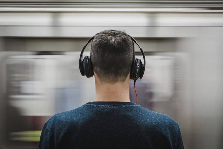 subway headphones